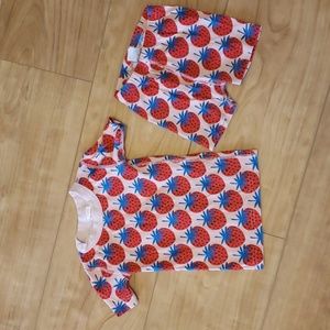 HA sz 4 strawberry pajamas